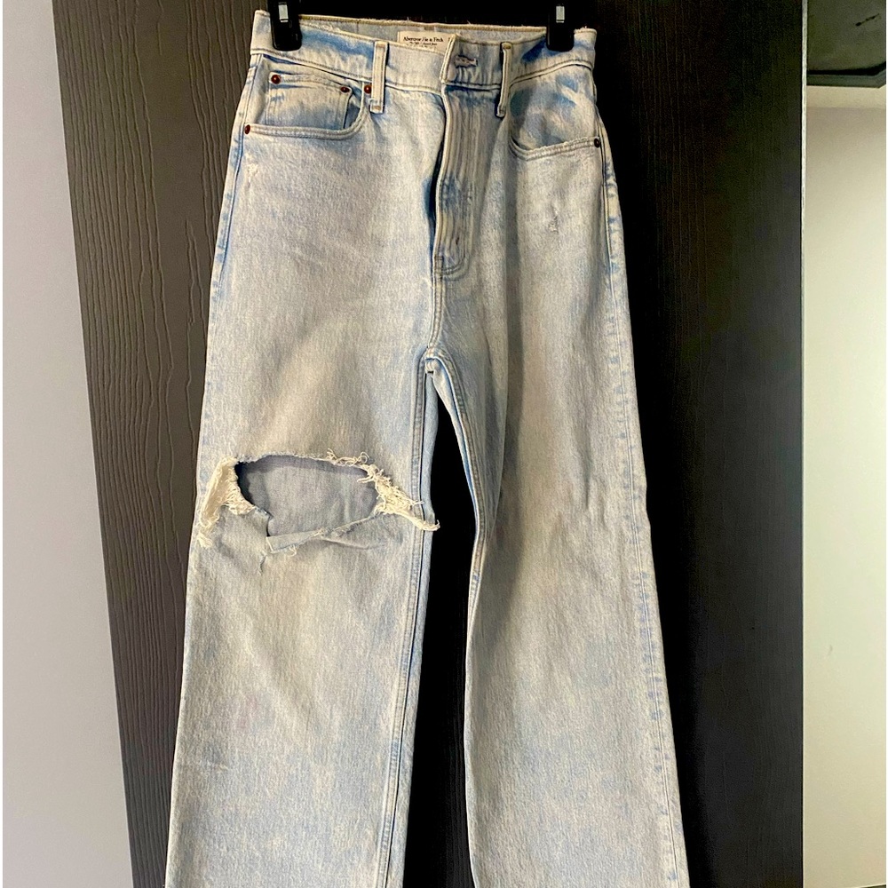 Women Jeans High Rise Relaxed Fit Size 27